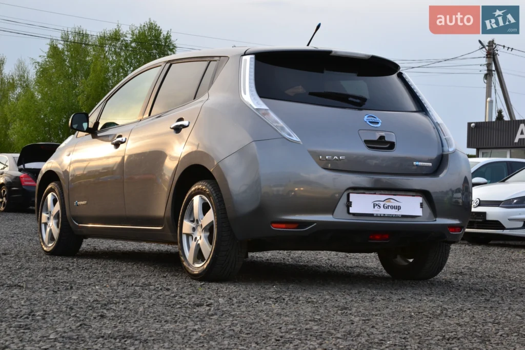 Nissan Leaf 2013 — фото 11