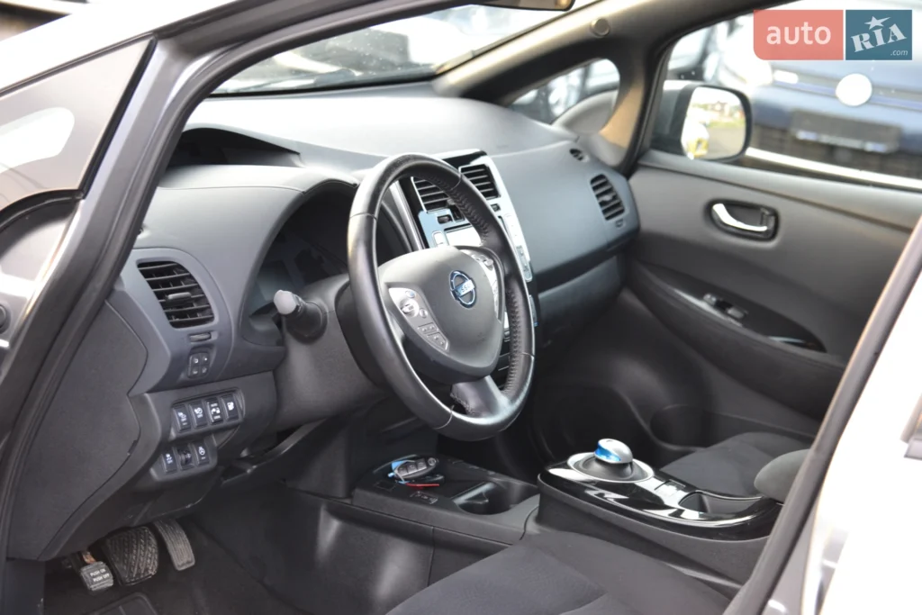 Nissan Leaf 2013 — фото 16