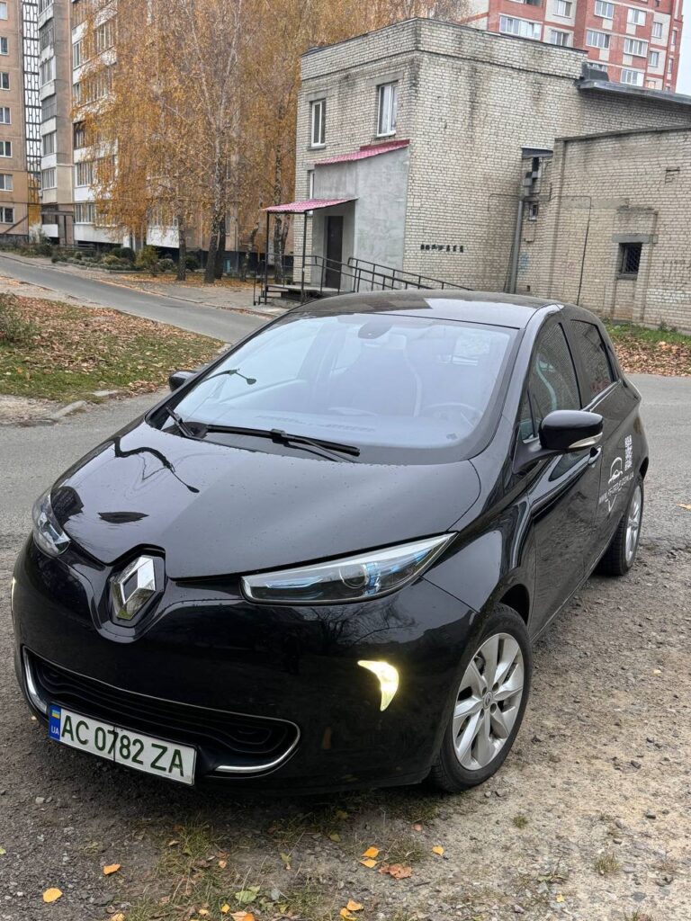 Електромобіль PS-Group для оренди