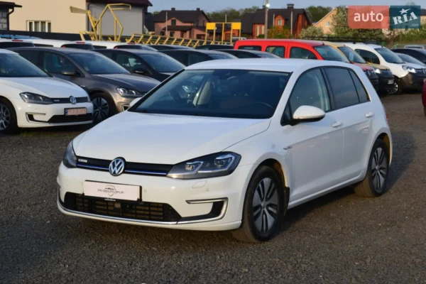 volkswagen_e-golf__596248573hd (1)
