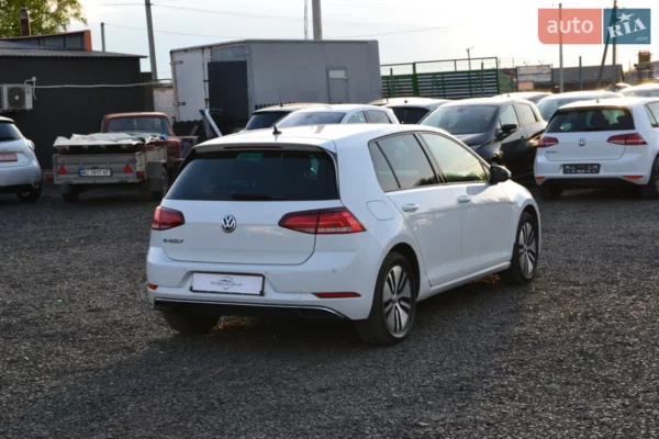 volkswagen_e-golf__596248583hd (1)