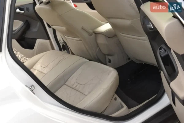 ford_focus__608058935hd