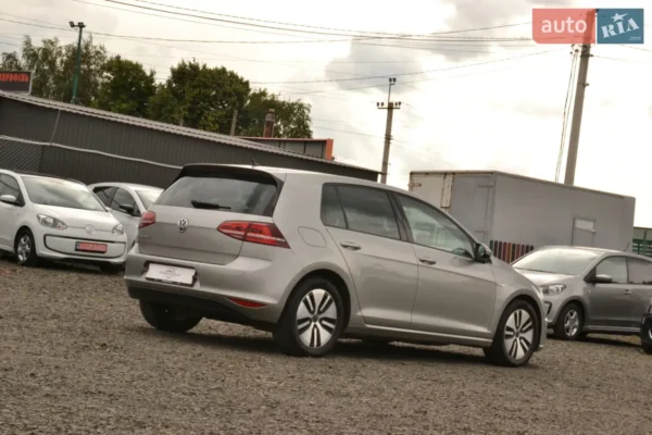 volkswagen_e-golf__608198009hd