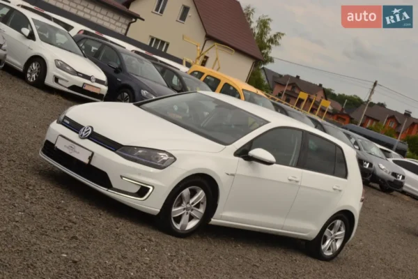 volkswagen_e-golf__608757842hd