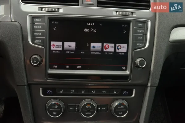 volkswagen_e-golf__608757883hd