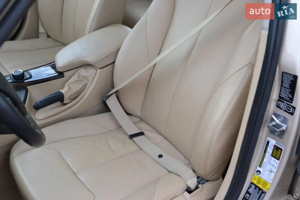 BMW 3 Series 2013 — фото 12