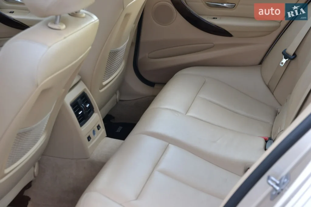 BMW 3 Series 2013 — фото 16