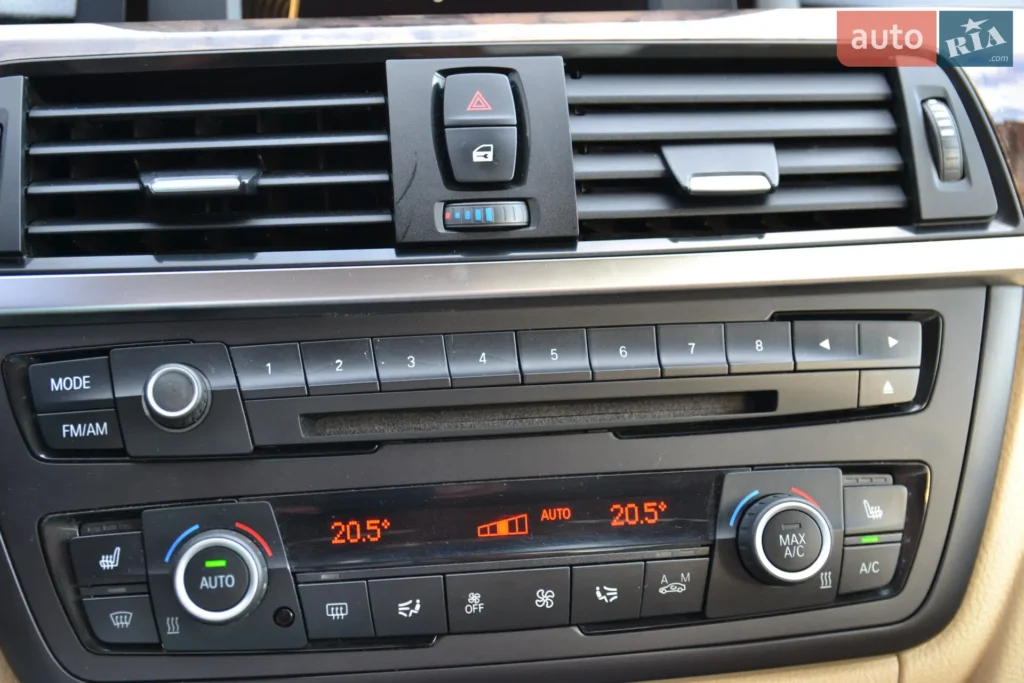 BMW 3 Series 2013 — фото 24