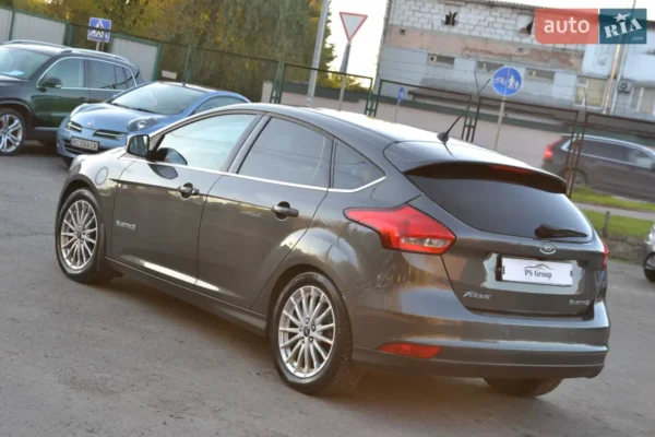 ford_focus__620156079hd