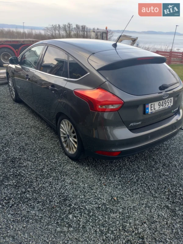 ford_focus__620156624hd