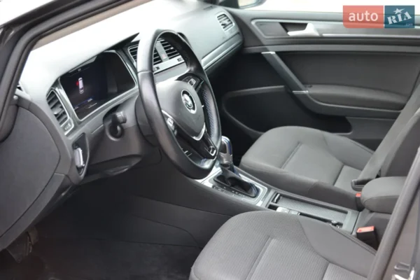 volkswagen_e-golf__618620341hd