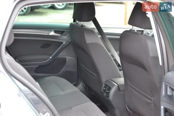 volkswagen_e-golf__618620367hd