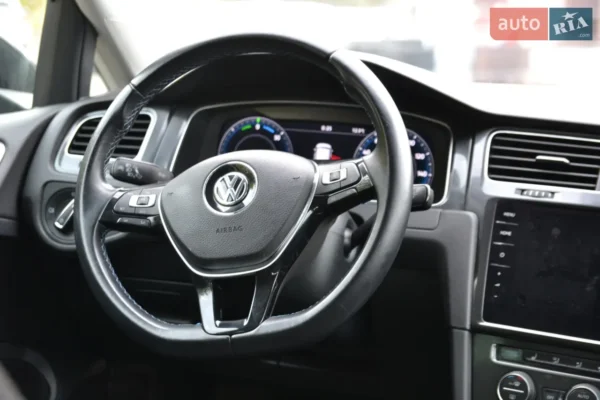 volkswagen_e-golf__618620371hd