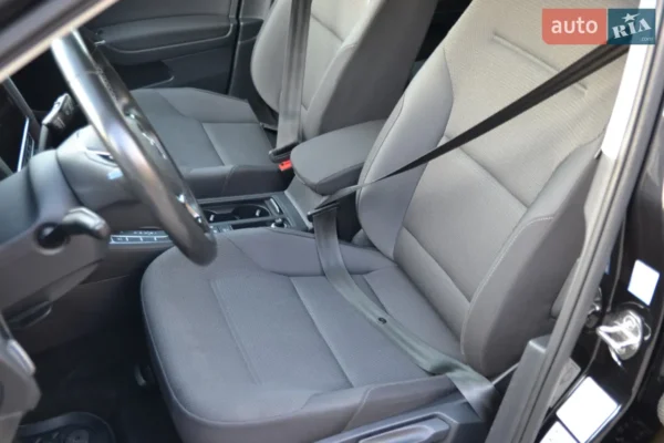 volkswagen_e-golf__619374064hd