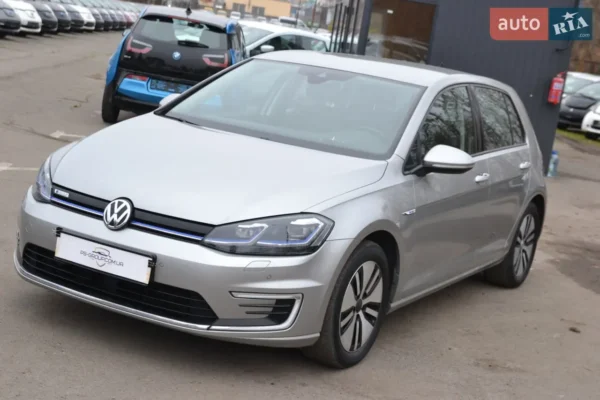 volkswagen_e-golf__622586303hd