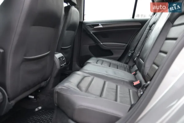 volkswagen_e-golf__622586324hd