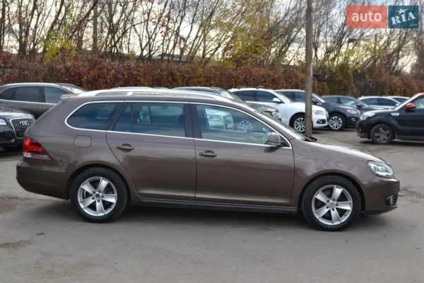 volkswagen_golf__621384783hd