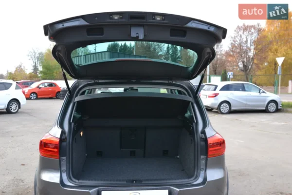 volkswagen_tiguan__621392143hd