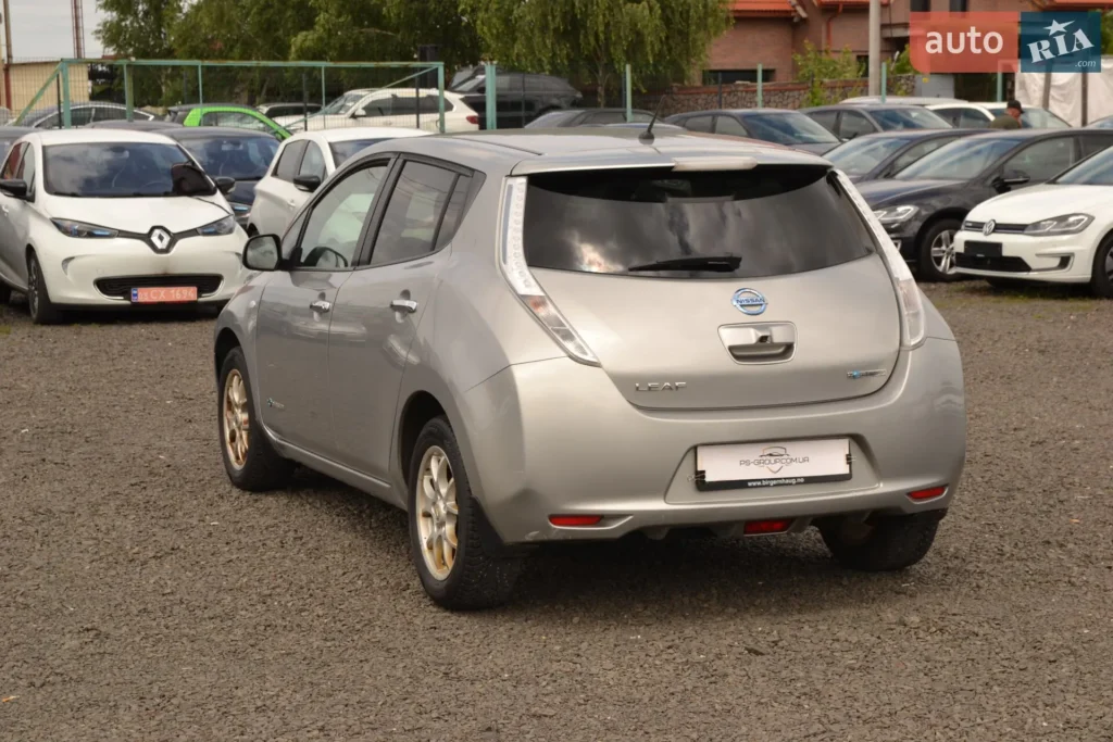 Nissan Leaf 2014 — фото 10