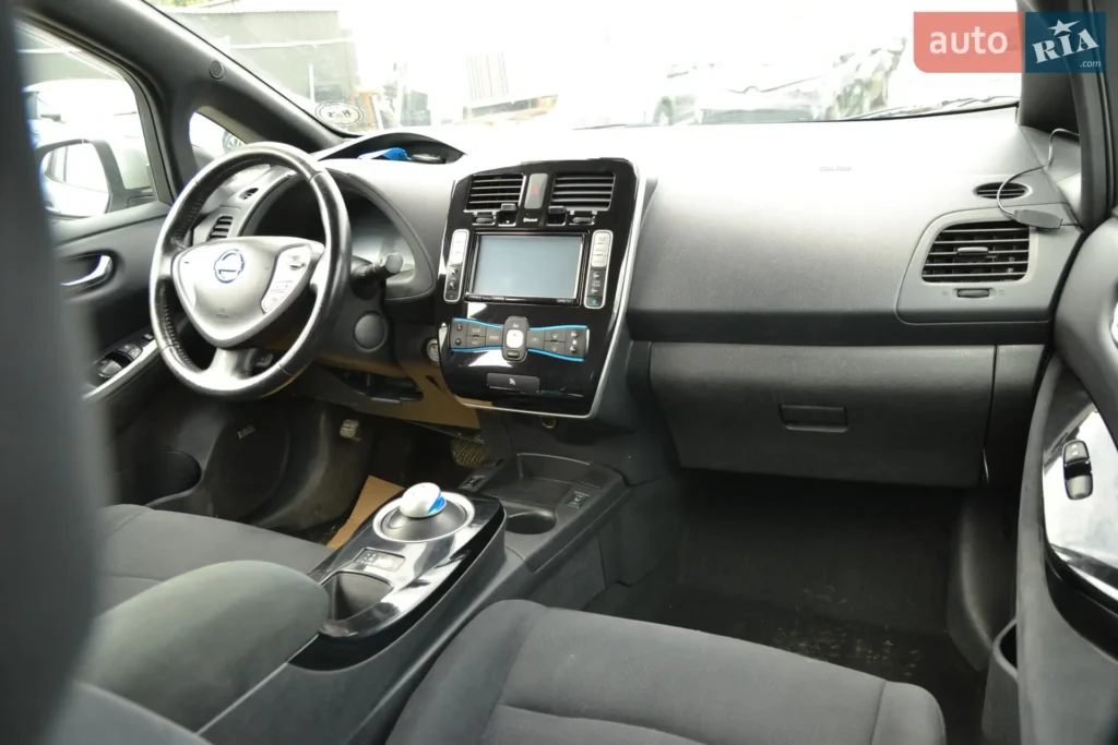 Nissan Leaf 2014 — фото 24