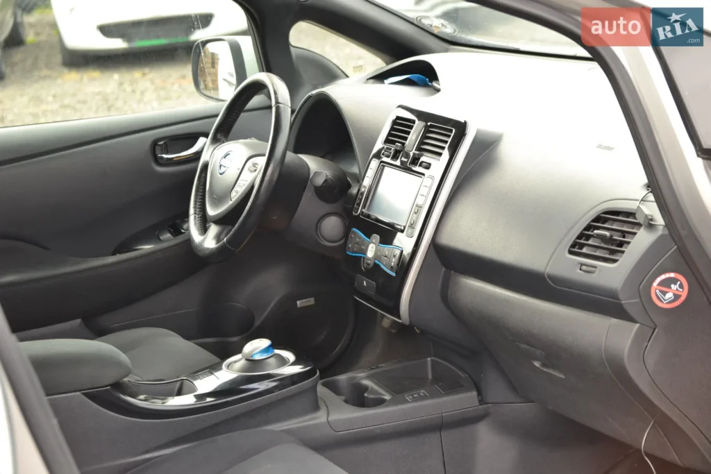 Nissan Leaf 2014 — фото 25