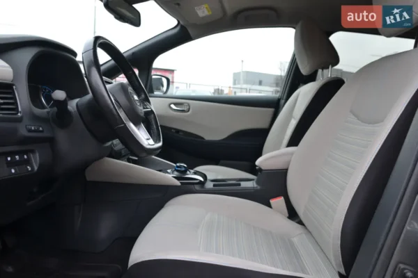 nissan_leaf__625008711hd