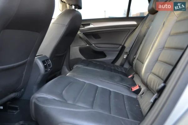 volkswagen_e-golf__636315159hd