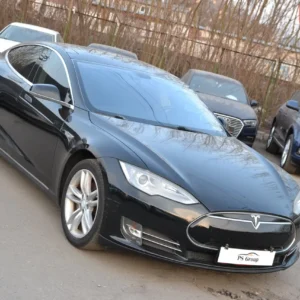 Tesla Model S 2013