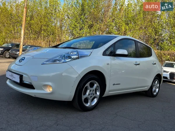 nissan_leaf__641177959hd