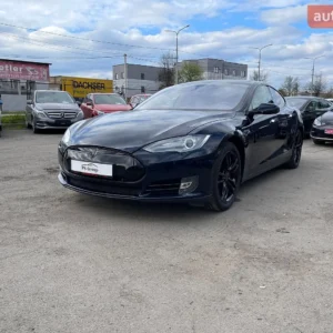 Tesla Model S 2014