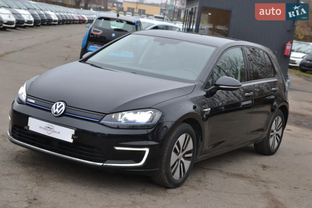 Volkswagen e-Golf 2016 — фото 1