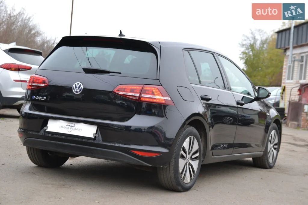 Volkswagen e-Golf 2016 — фото 8