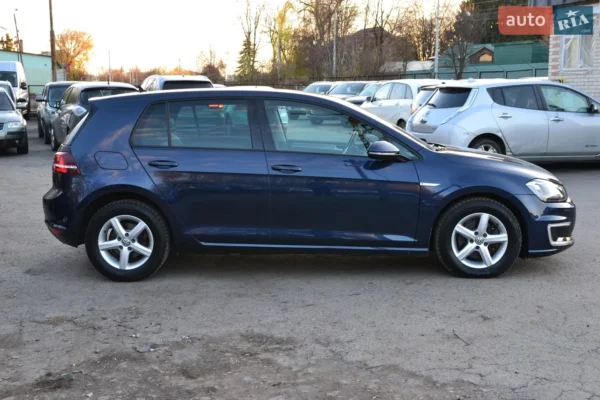 volkswagen_e-golf__639060399hd