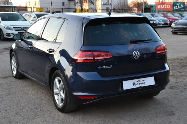 volkswagen_e-golf__639060404hd