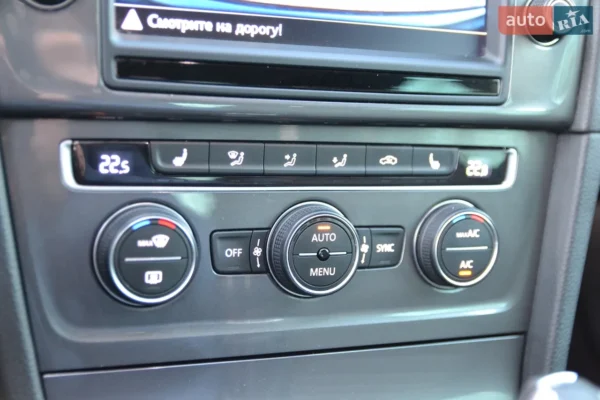 volkswagen_e-golf__639060450hd