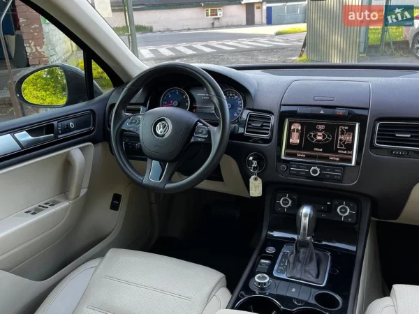 volkswagen_touareg__642896500hd