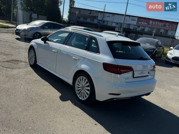 audi_a3__644053685hd