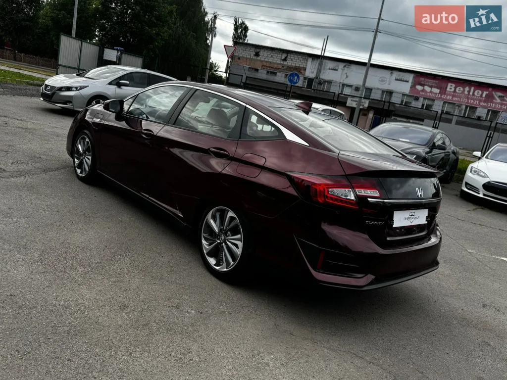 Honda Clarity 2018 — фото 12