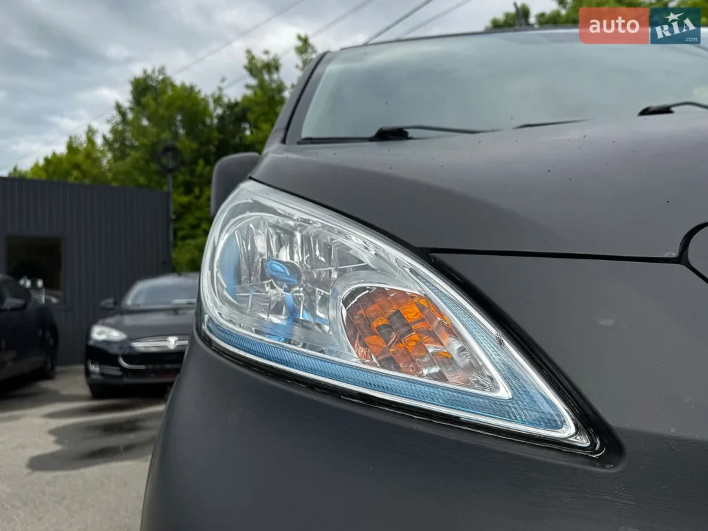 Nissan e-NV200 2014 — фото 14