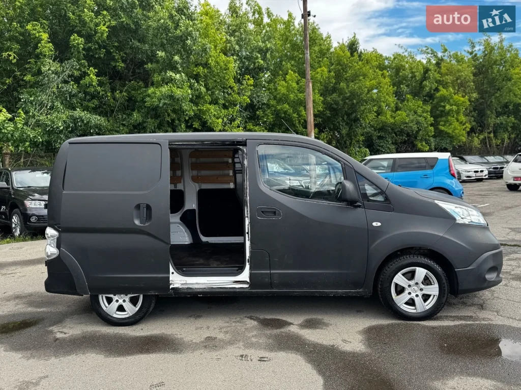 Nissan e-NV200 2014 — фото 19