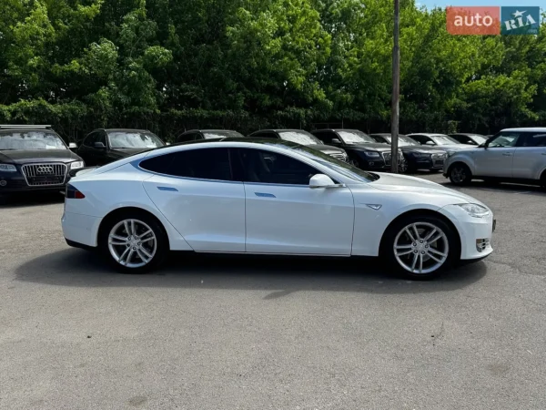 tesla_model-s__644174698hd