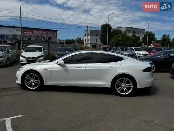 tesla_model-s__644174703hd