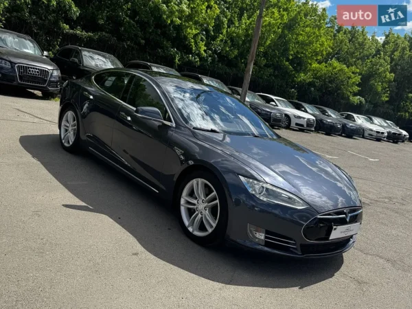 tesla_model-s__646934380hd
