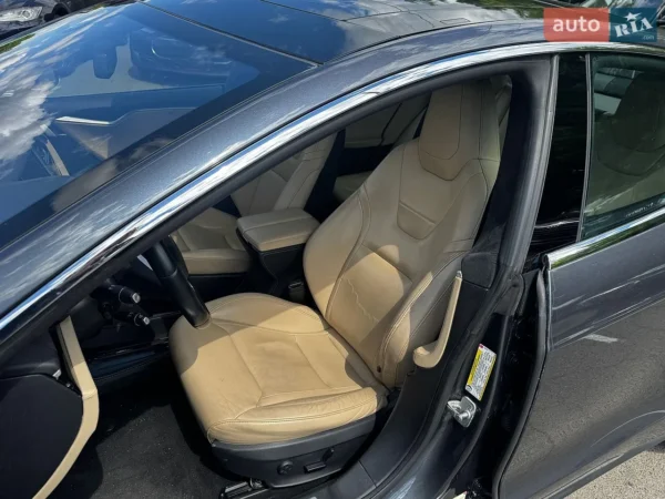 tesla_model-s__646934477hd