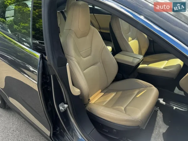 tesla_model-s__646934478hd