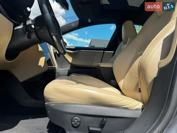 tesla_model-s__646934507hd