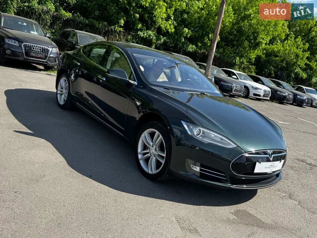 Tesla Model S 2014 — фото 4