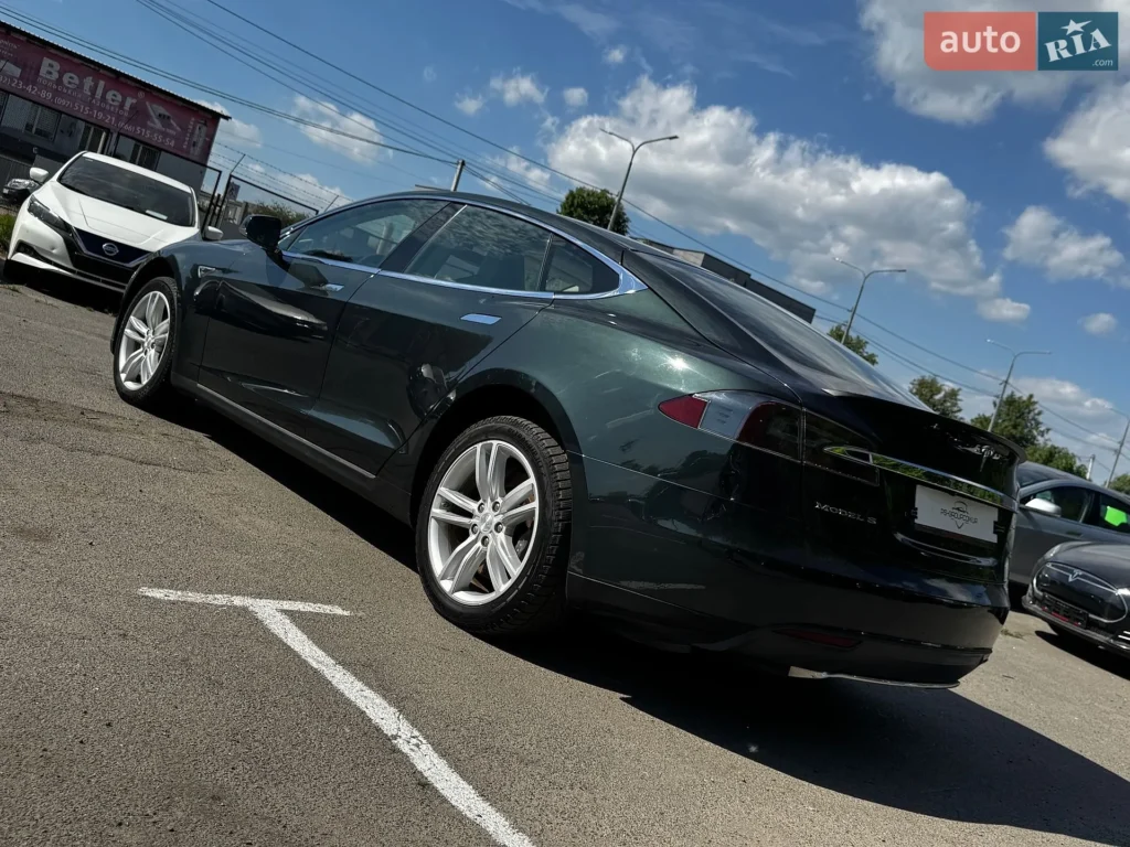 Tesla Model S 2014 — фото 12