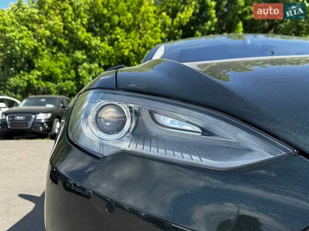 Tesla Model S 2014 — фото 15