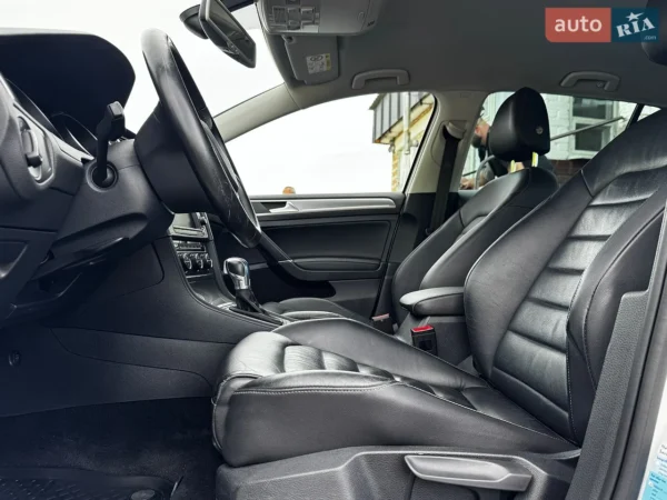 volkswagen_e-golf__646673372hd